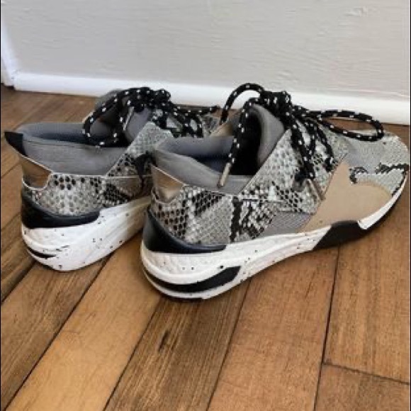 Size 6 wedge sneakers - Picture 2 of 3